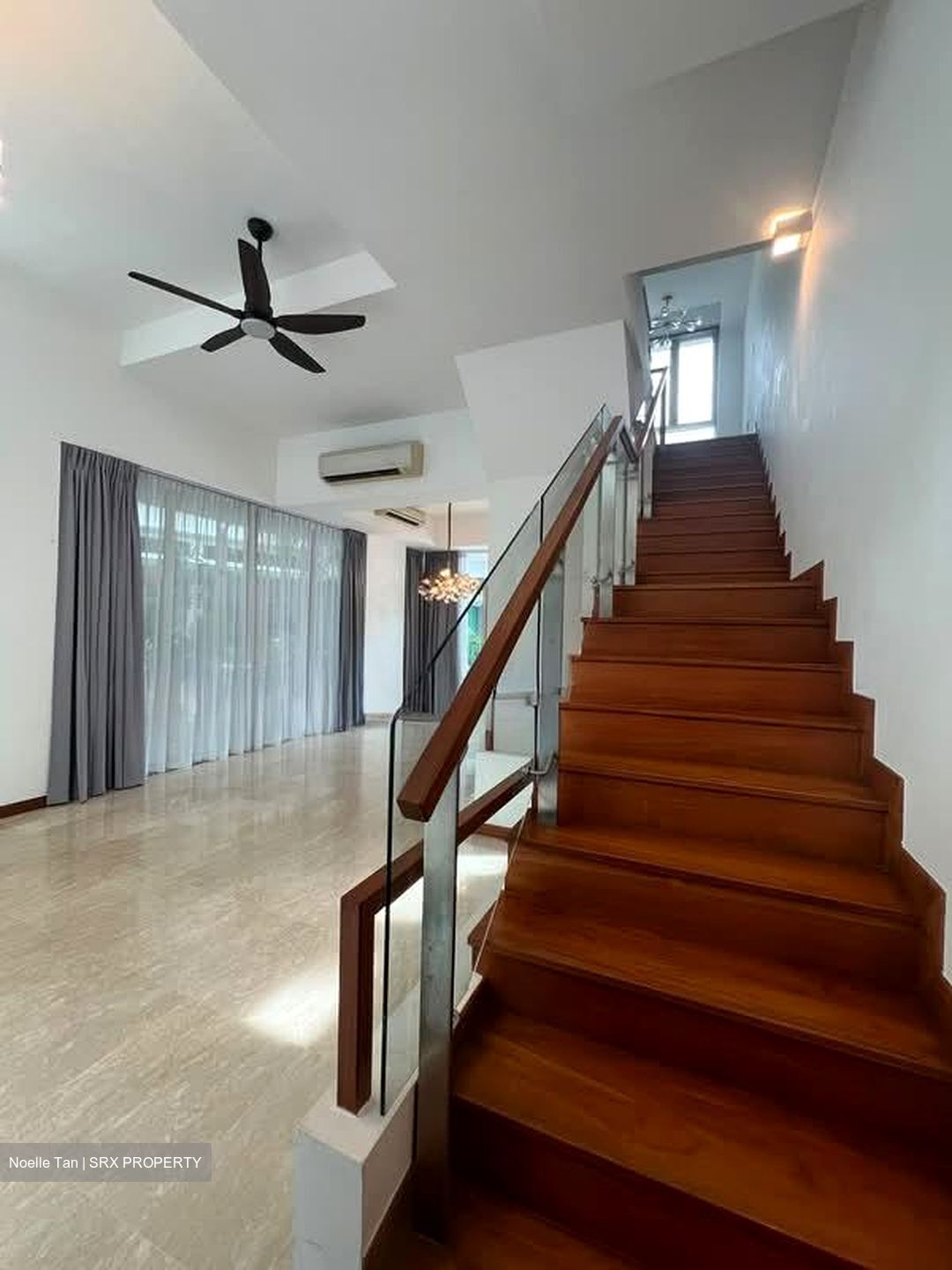 Cabana (D28), Terrace #568129301